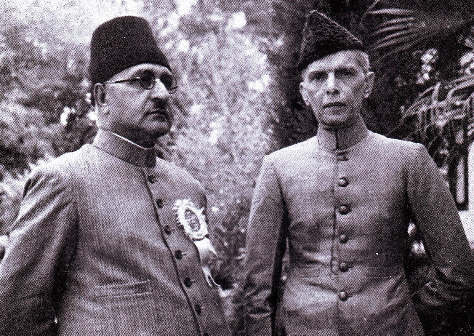 Quaid-e-Azam standing with Liaqat Ali khan